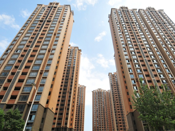 高溫酷署三伏天 齊心協力保交房