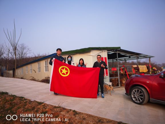 關愛流浪小動物，愿你我同行——皖投置業(yè)志愿者服務隊開展關愛小動物活動