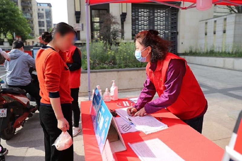 皖投服務聯合黨支部開展“戰‘疫’進項目”志愿服務主題黨日活動